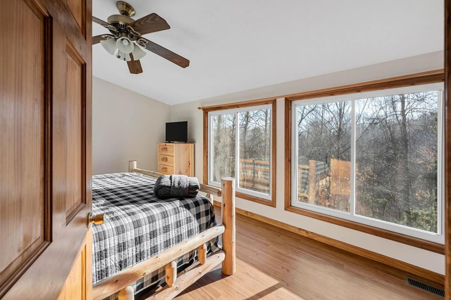 Dog Friendly! Views! Hot Tub! Close To Pf! Gsmnp Sevierville Eksteriør bilde