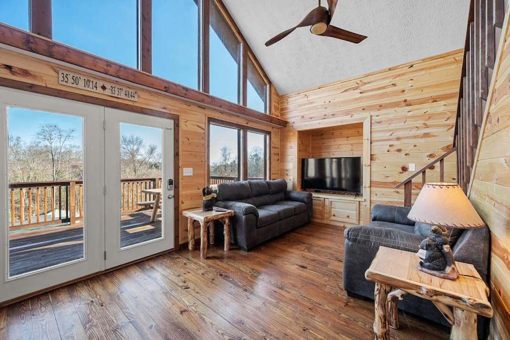 Dog Friendly! Views! Hot Tub! Close To Pf! Gsmnp Sevierville Eksteriør bilde